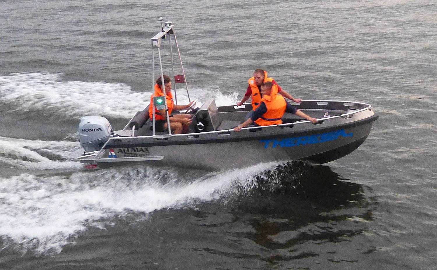 Unser Trainer- , Schul- und Aufsichtsboot THERESIA.
