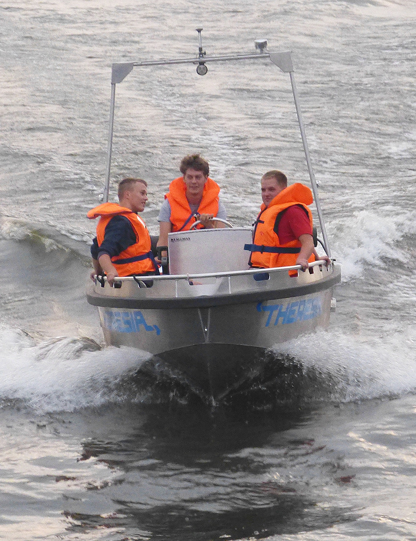 Unser Trainer- , Schul- und Aufsichtsboot THERESIA.